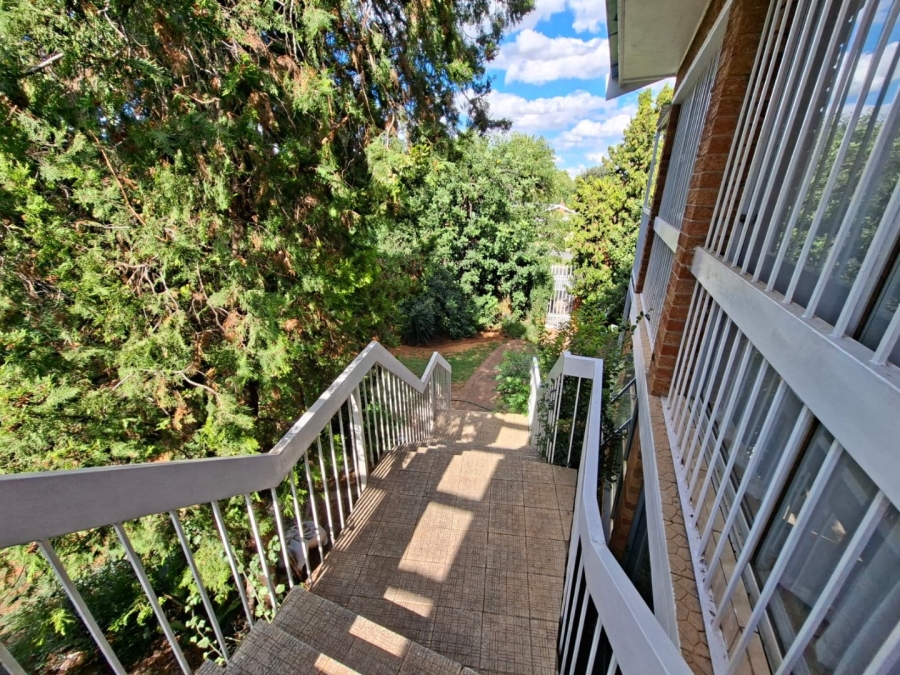 6 Bedroom Property for Sale in Heuwelsig Free State